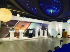 南京江北新区智能制制财产园“空铁竞速”